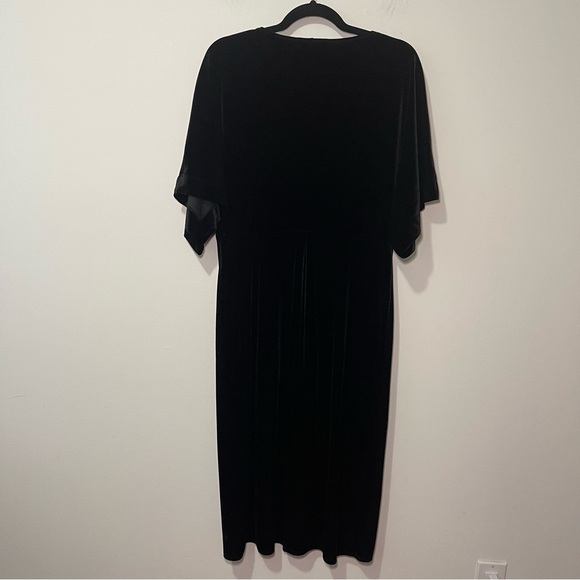 Express Women’s Black Velvet Faux Wrap holiday Midi Dress Size L Short Sleeve - Picture 8 of 10